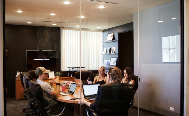 How to Create a Collaborative Environment in a New Meeting Room