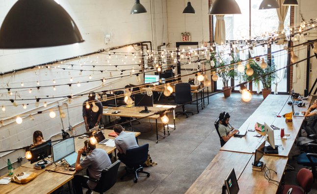Reasons Why You Should Switch Between Home Office and Coworking Spaces