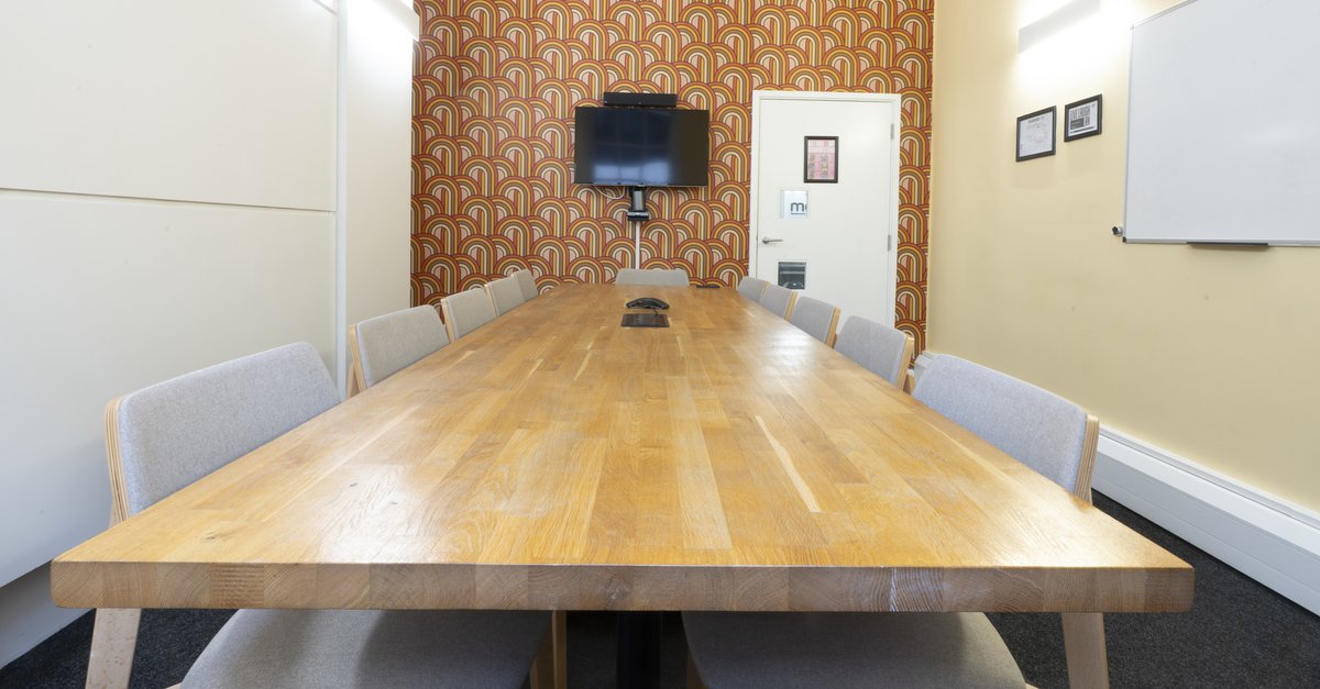 Hadfield - 12 person room