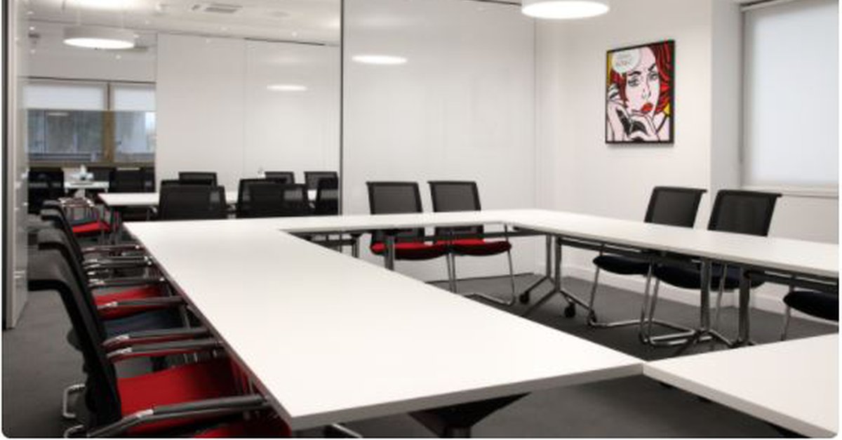 Junction Room 1 - 16 person meeting room