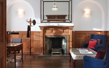 16 Hanover Square